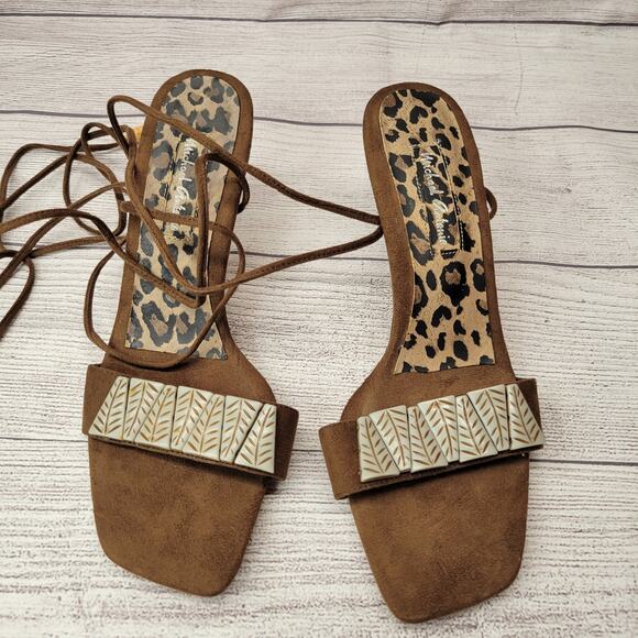 Michael Antonio Brown Suede Sandals w/ Ankle Wrap Tie Straps, 8.5 - Picture 4 of 10